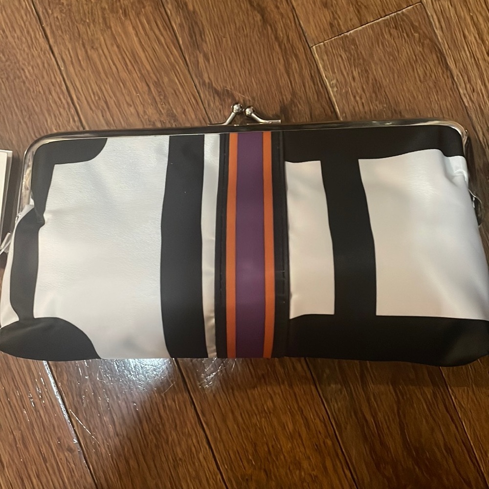Cute clutch!!